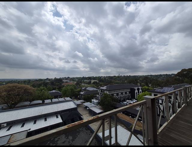6,233M² OFFICE FOR SALE IN HYDE PARK